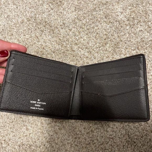 Louis Vuitton men’s wallet!!! - Picture 5 of 8